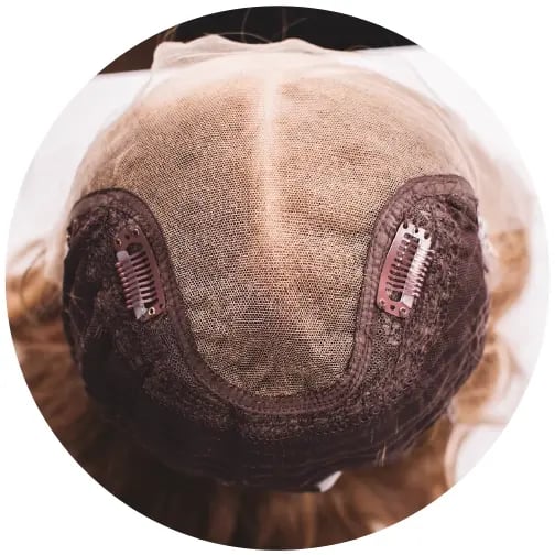 Gluecksstraehnen-Lacefront-Topper-Montur